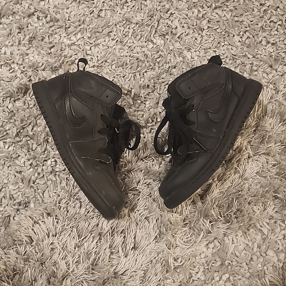 Jordan Other - Kids Nike Jordan mid airforce.